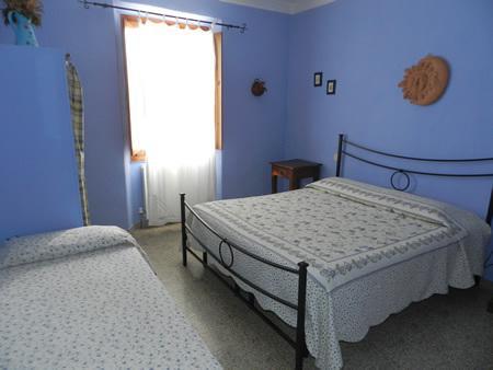 לינה וארוחת בוקר פוג'יבונסי Il Casale חדר תמונה
